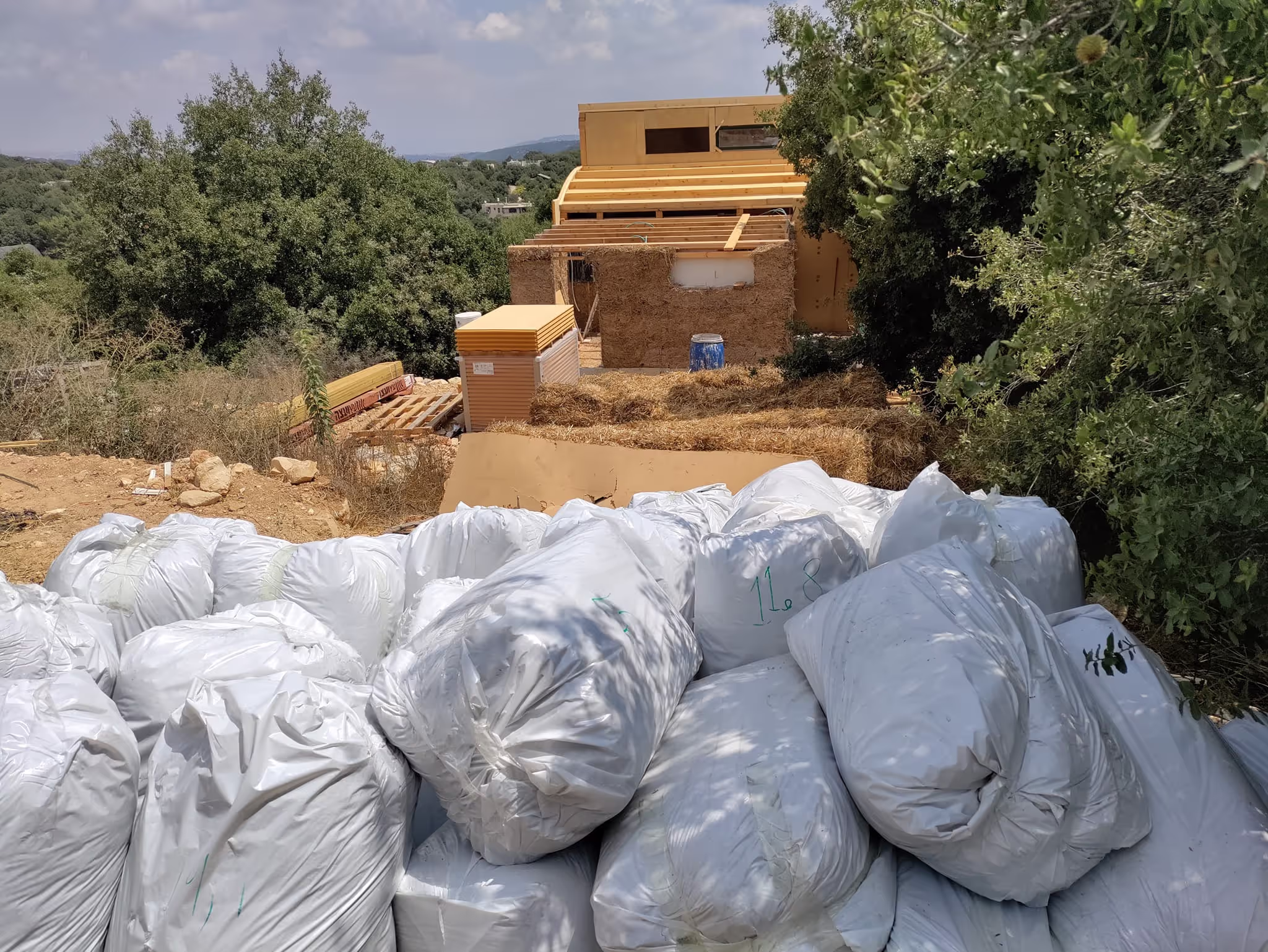 שקי בידוד 360 בבית אקולוגי בצפון